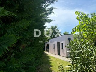 ISTRA, VODNJAN (okolica) - Moderna enonadstropna hiša z veliko zasebnosti in zelenja!