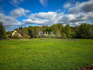 RAVNA GORA, STARI LAZ – zazidljivo zemljišče 1.204 m² za gradnjo dveh počitniških hiš z bazenom