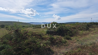 SUKOŠAN, DEBELJAK - Gradbeno zemljišče s pogledom na morje