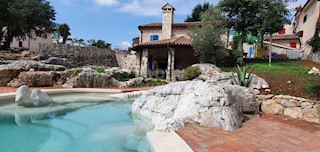 ISTRA, KRŠAN - Kamniti lepotec z bazenom