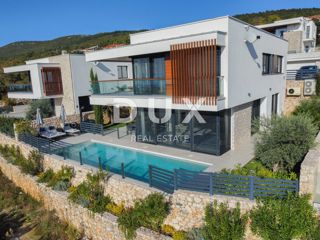 CRIKVENICA - luksuzna vila v Crikvenici z ogrevanim bazenom in panoramskim pogledom na morje in Kvarner