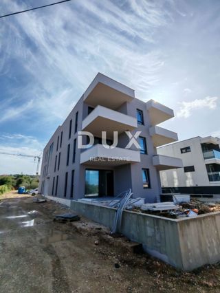 ZADAR, DIKLO - Vrhunski penthouse s pogledom na morje le 50 metrov od plaže! S7