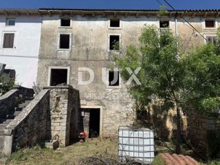 ISTRA, GROŽNJAN - Avtentična istrska hiša z dodatnim gradbiščem