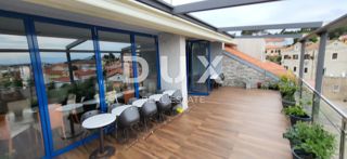 MALI LOŠINJ - privlačna, uveljavljena restavracija v bližini centra mesta