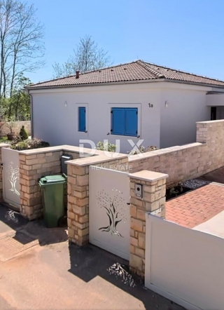 ISTRA, NOVIGRAD - Lepa polpritlična hiša blizu centra