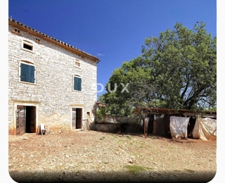 ISTRA, SVETVINČENAT - Avtentična istrska kamnita hiša z dušo. Vaša priložnost, da ustvarite raj v srcu narave!