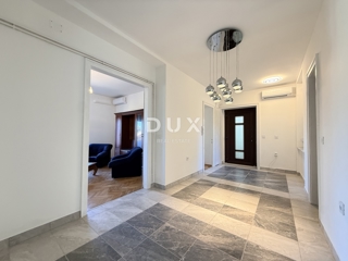 RIJEKA, POTOK - opremljeno 3 spalnice + dnevna soba z garažo in 3 balkoni, 2 kopalnici