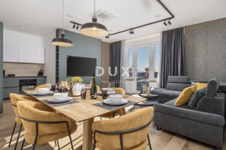 RIJEKA, CENTER - Vrhunsko opremljena nepremičnina s tremi ločenimi enotami in pogledom na celoten Kvarner