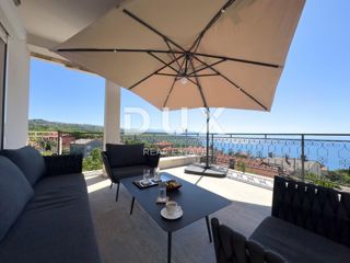 OPATIJA, POBRI - SAMO PRI NAS! Dizajnersko opremljeno stanovanje s panoramskim pogledom na morje