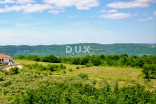 ISTRA, VIŽINADA - Gradbeno zemljišče na robu vasi