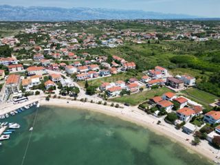 ZADAR, VRSI - Gradbeno zemljišče 30m od morja