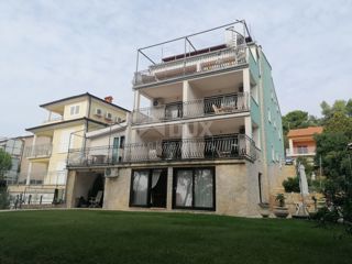 ISTRA, ROVINJ - Apartmajska hiša le 40m od morja!