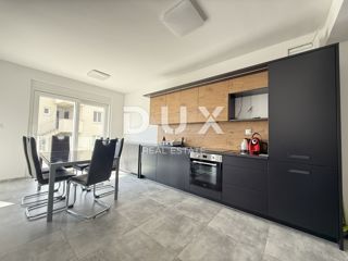 SMOKVICA - Apartma s skupnim bazenom 60m od morja