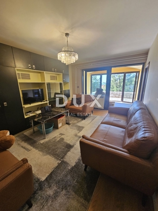 OPATIJA, VOLOSKO - stanovanje 108m2, dnevna soba + 3 spalnice, visoko pritličje, pogled na morje