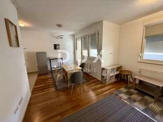 ZAGREB, MAKSIMIR - 51 m² + loggia, shramba, garaža in zunanje parkirno mesto!