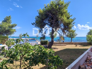 ZADAR, VIR - Luksuzno stanovanje z vrtom, druga vrsta do morja! BS2