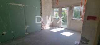 ISTRA, Pula - Ekskluzivno! Stanovanje za adaptacijo v centru!