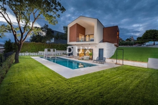 ISTRA, POREČ - Dizajnerska hiša z bazenom