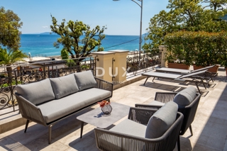 OPATIJA, CENTER - edinstvena nepremičnina velikosti 114 m2, mojstrovina avstro-ogrske arhitekture v središču Opatije