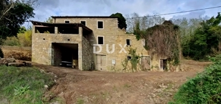 ISTRA, MOTOVUN - Samostojna kamnita hiša na osamljeni lokaciji