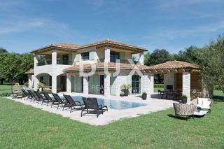 ISTRA, KAŠTELIR - Fascinantna kamnita vila s panoramskim pogledom na morje