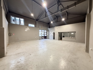 RIJEKA, CENTER - poslovni prostor 174m², skladišče v pritličju in parkirno mesto!