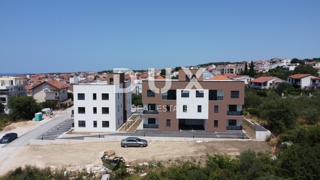 ZADAR, GORNJI BILIG - Stanovanje z vrtom v izgradnji S2