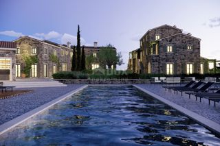 ISTRA, MOMJAN - Edinstvena posest na lepi lokaciji z razgledom