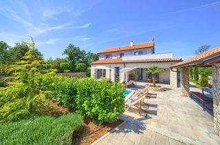 OTOK KRK, notranjost otoka - Rustikalna vila z bazenom