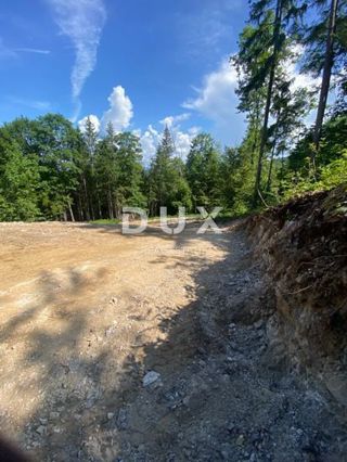 DELNICE, BROD MORAVICE - Zazidljivo zemljišče s projektom - oaza miru v naravi!