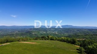 ISTRA, ZAMASK - Gradbeno zemljišče s panoramskim razgledom in veljavnim gradbenim dovoljenjem