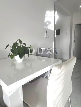 ISTRA, PULA - Stanovanje z 1 spalnico in dnevno sobo v novogradnji 50 m2