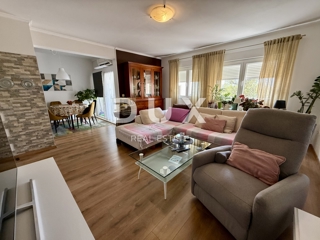 RIJEKA, ŠKURINJE - 3 spalnice + dnevna soba, 76 m2, razgled, 2. nadstropje!