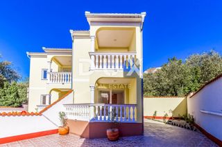 CRIKVENICA, DRAMALJ - Novozgrajena vila z bazenom