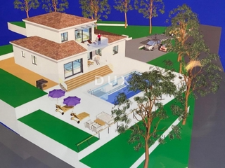 OPATIJA, LOVRAN - gradbeno zemljišče 2.078 m2 s pogledom na morje in GRADBENIM DOVOLJENJEM za samostojno hišo z bazenom! PRILOŽNOST!