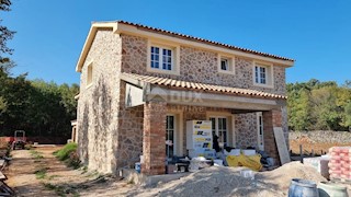 OTOK KRK, RISIKA - Kamnita hiša dvojček z bazenom