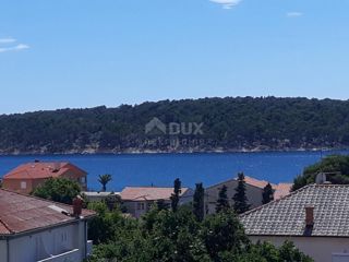 OTOK RAB, BARBAT - Vila s 5 apartmaji 250 m od morja