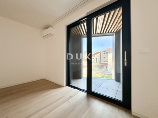 UMAG, CENTER - Stanovanje v luksuzni novogradnji, prva vrsta do morja