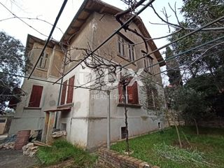 ISTRA, PULA - Avstro-ogrska vila za obnovo blizu morja 