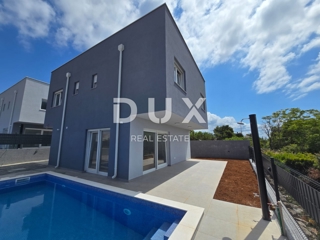 ZADAR, VIR - Moderna hiša z bazenom - Pogled na morje!