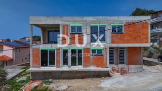 OTOK RAB, BANJOL - Penthouse s pogledom na morje in 4 zvoniki