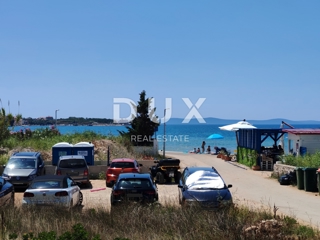 ZADAR, PRIVLAKA - Apartma z bazenom 50 metrov od peščene plaže! S2