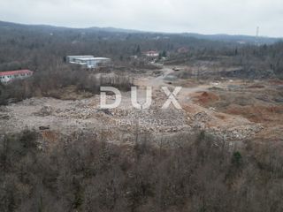 MATULJI, PERMANI - Zazidljivo zemljišče 14000m2 v delovni coni za skladišča/hale, CONA M