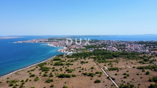 OTOK VIR - Gradbeno zemljišče v središču mesta