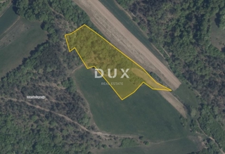 ISTRA, PAZIN, CEROVLJE – Zemljišče 8.919 m², obdelovalno zemljišče, travnik in pašnik