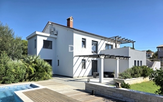 Hiša Monteserpo - Komunal, Pula, 250m2