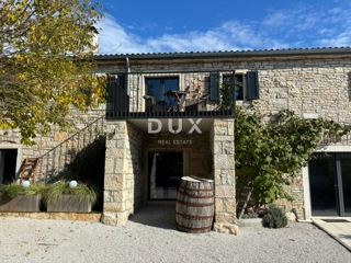 ISTRA, POREČ - Dve hiši z rustikalno moderno opremo z garažo in posebno ponudbo!