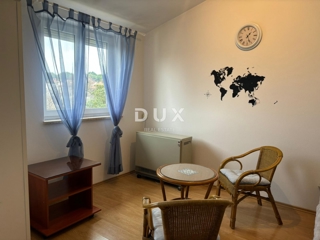 ISTRA, PULA - Dvostanovanjsko stanovanje s teraso v bližini centra mesta!