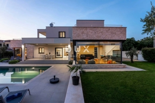 ISTRA, POREČ - Moderna hiša z bazenom