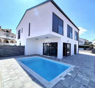 Semi-detached house with a pool and sea view in Malinska - ID 589